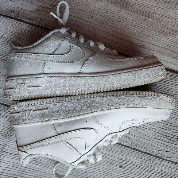 Nike Air Force 1 LE Big Kids' Shoes size 5.5/ women's size 7 - Picture 5 of 11